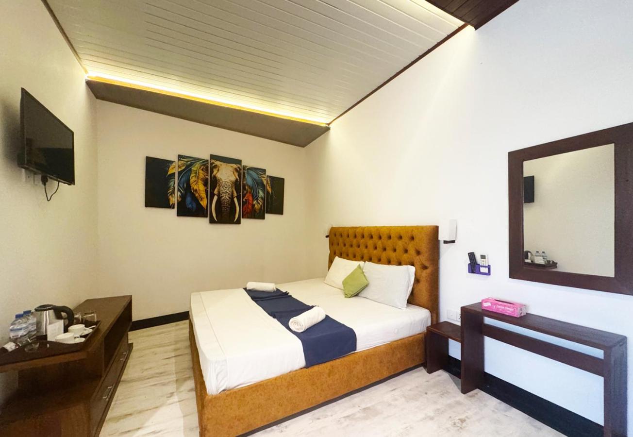 Nico Lagoon Hotel Negombo Exterior photo
