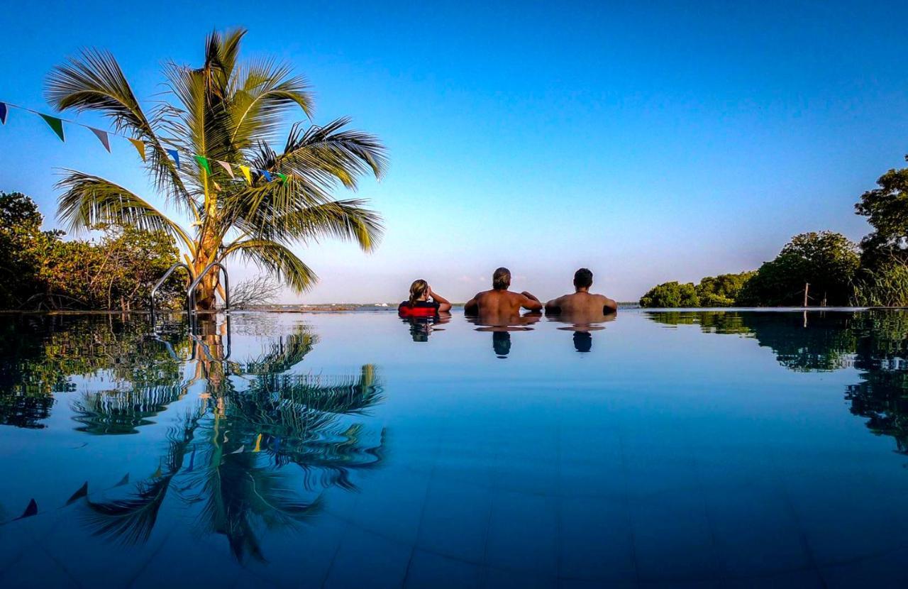 Nico Lagoon Hotel Negombo Exterior photo
